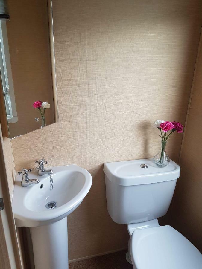 Caravan For Rent At Tattershall Holiday Park Exterior foto