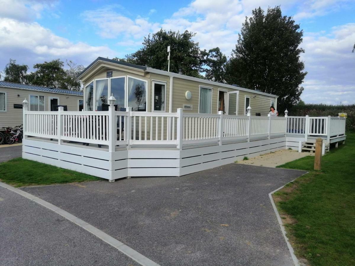 Caravan For Rent At Tattershall Holiday Park Exterior foto